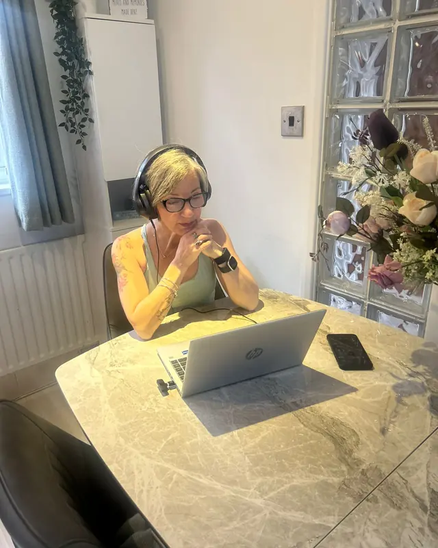 Liz Shaw health and wellness coach conducting an online coaching session